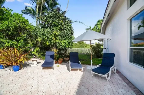 1012 SW 156th Avenue Pembroke Pines FL 33027