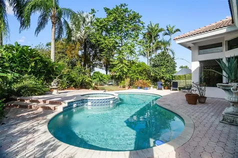 1012 SW 156th Avenue Pembroke Pines FL 33027