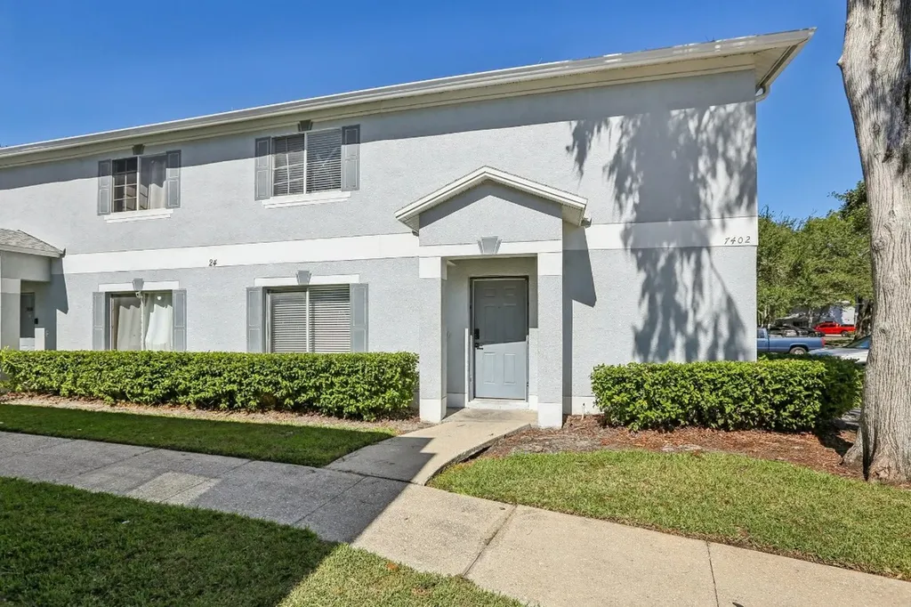 7402 Banks Drive Tampa FL 33617