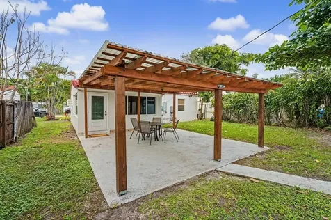 2530 Mckinley Street Hollywood FL 33020