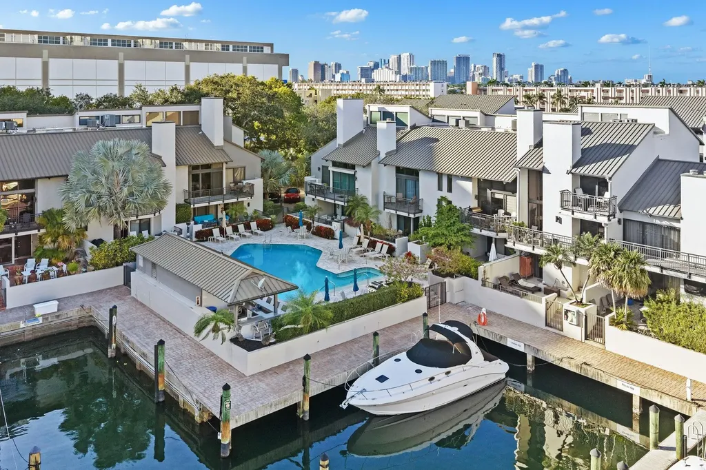8 Portside Drive Fort Lauderdale FL 33316