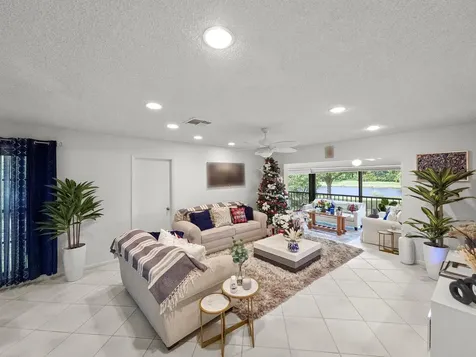 9286 Vista Del Lago Boca Raton FL 33428