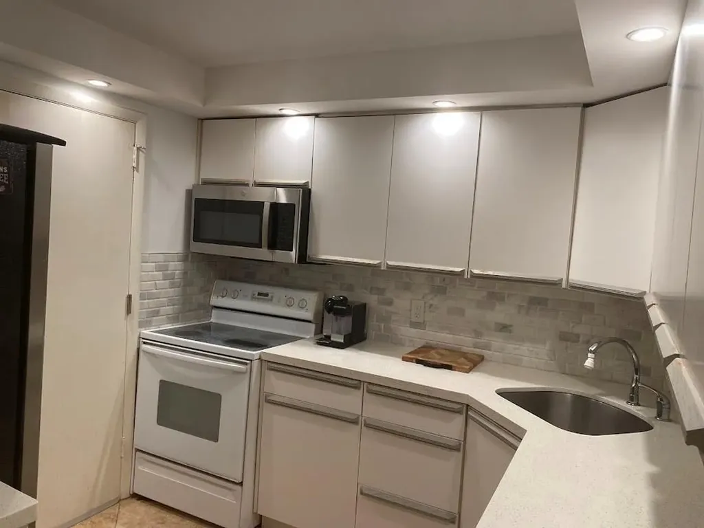 305 N Pompano Beach Boulevard Pompano Beach FL 33062