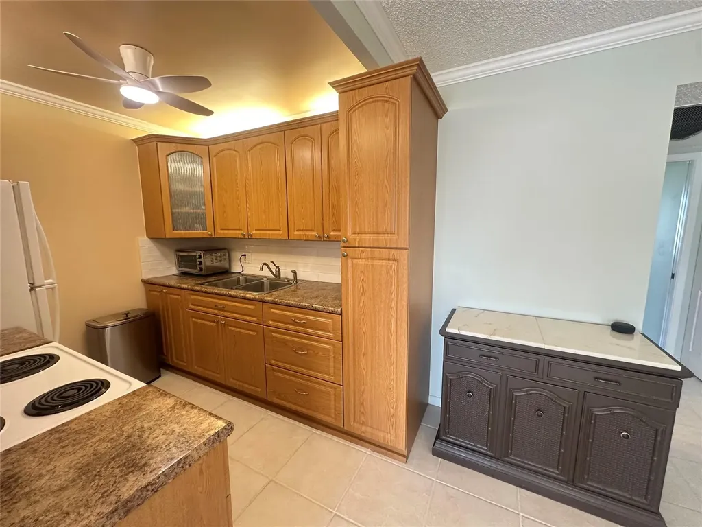 4032 Cambridge B Deerfield Beach FL 33442