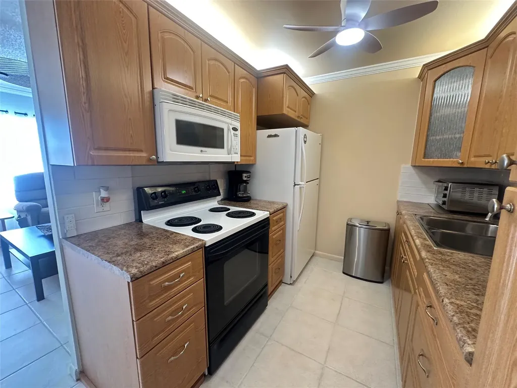 4032 Cambridge B Deerfield Beach FL 33442