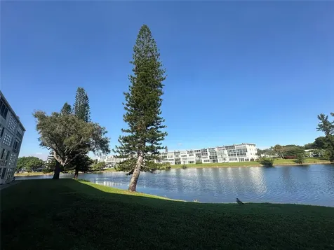 4032 Cambridge B Deerfield Beach FL 33442