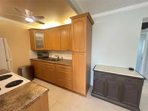 4032 Cambridge B Deerfield Beach FL 33442
