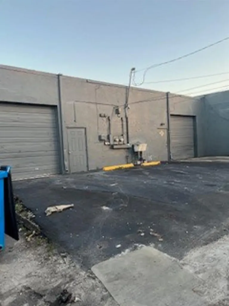 1901 N Dixie Highway Pompano Beach FL 33060