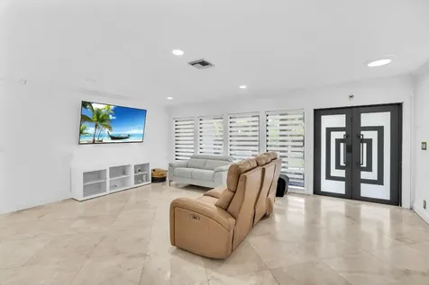 11800 NW 25th Street Plantation FL 33323