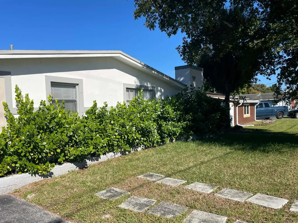 4421 NW 34th Court Lauderdale Lakes FL 33319