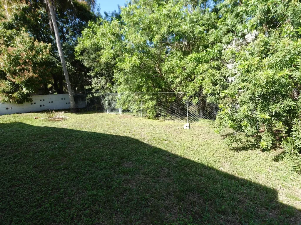 4421 NW 34th Court Lauderdale Lakes FL 33319