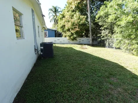 4421 NW 34th Court Lauderdale Lakes FL 33319