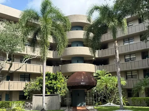 900 Colony Point Circle Pembroke Pines FL 33026