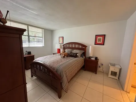 900 Colony Point Circle Pembroke Pines FL 33026