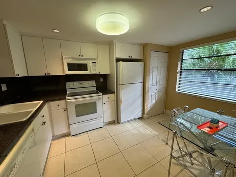 900 Colony Point Circle Pembroke Pines FL 33026