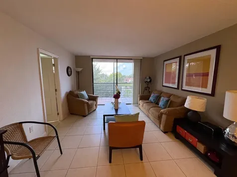 900 Colony Point Circle Pembroke Pines FL 33026