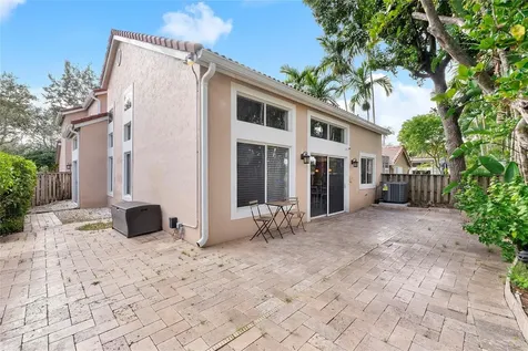 10019 NW 5th Street Plantation FL 33324