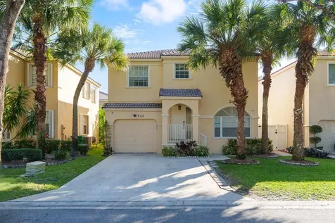 527 NW 87th Lane Coral Springs FL 33071