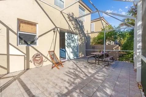 527 NW 87th Lane Coral Springs FL 33071