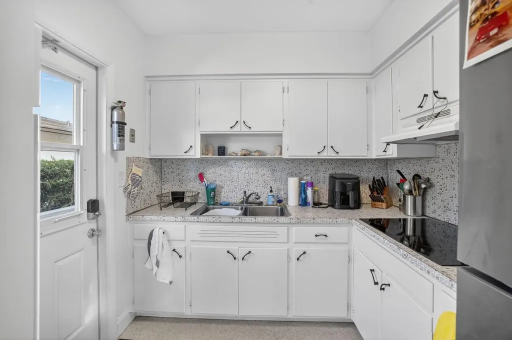 4436 Seagrape Drive Lauderdale By The Sea FL 33308