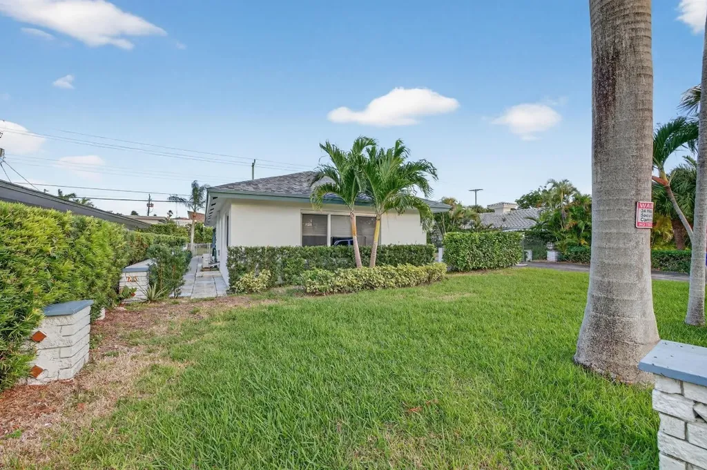 4436 Seagrape Drive Lauderdale By The Sea FL 33308
