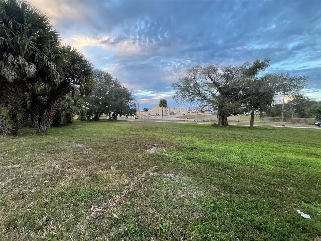 605 N 8th Street Fort Pierce FL 34950