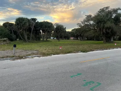 605 N 8th Street Fort Pierce FL 34950