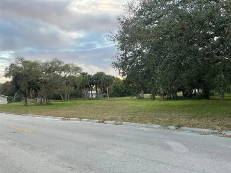 605 N 8th Street Fort Pierce FL 34950