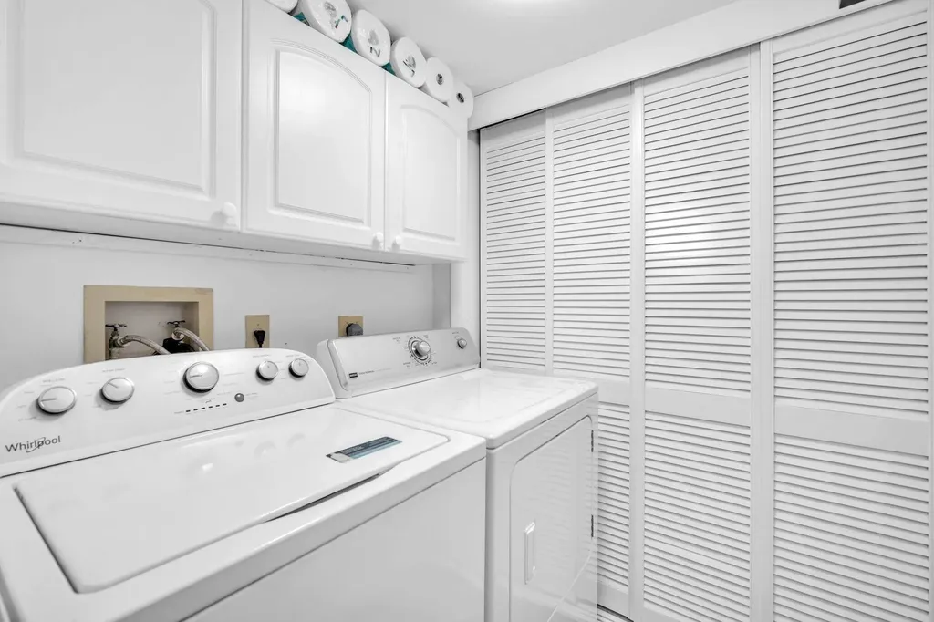 10738 W Clairmont Circle Fort Lauderdale FL 33321