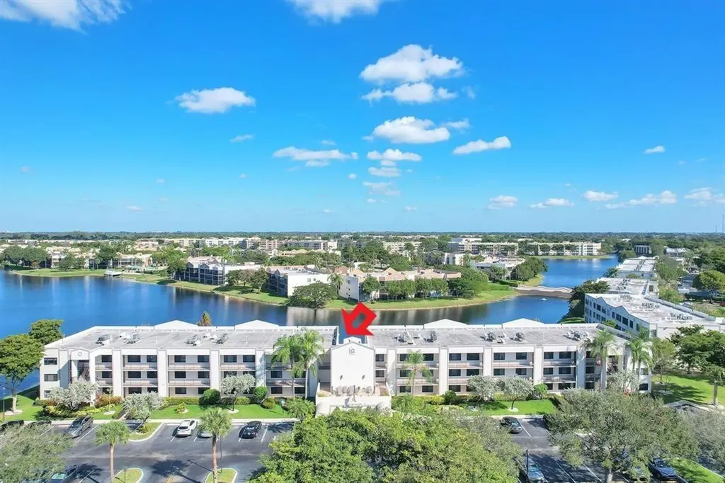 10738 W Clairmont Circle Fort Lauderdale FL 33321