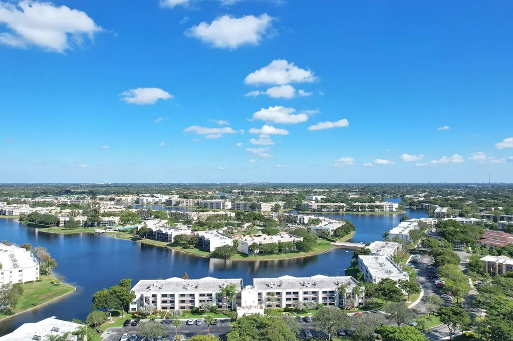 10738 W Clairmont Circle Fort Lauderdale FL 33321