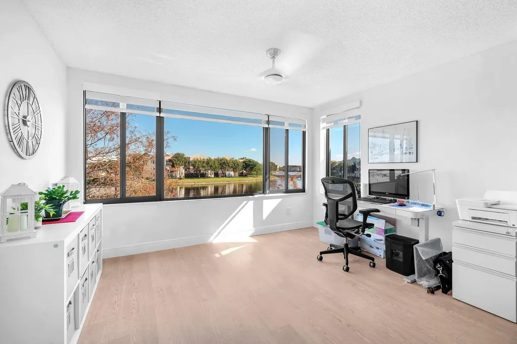 10738 W Clairmont Circle Fort Lauderdale FL 33321