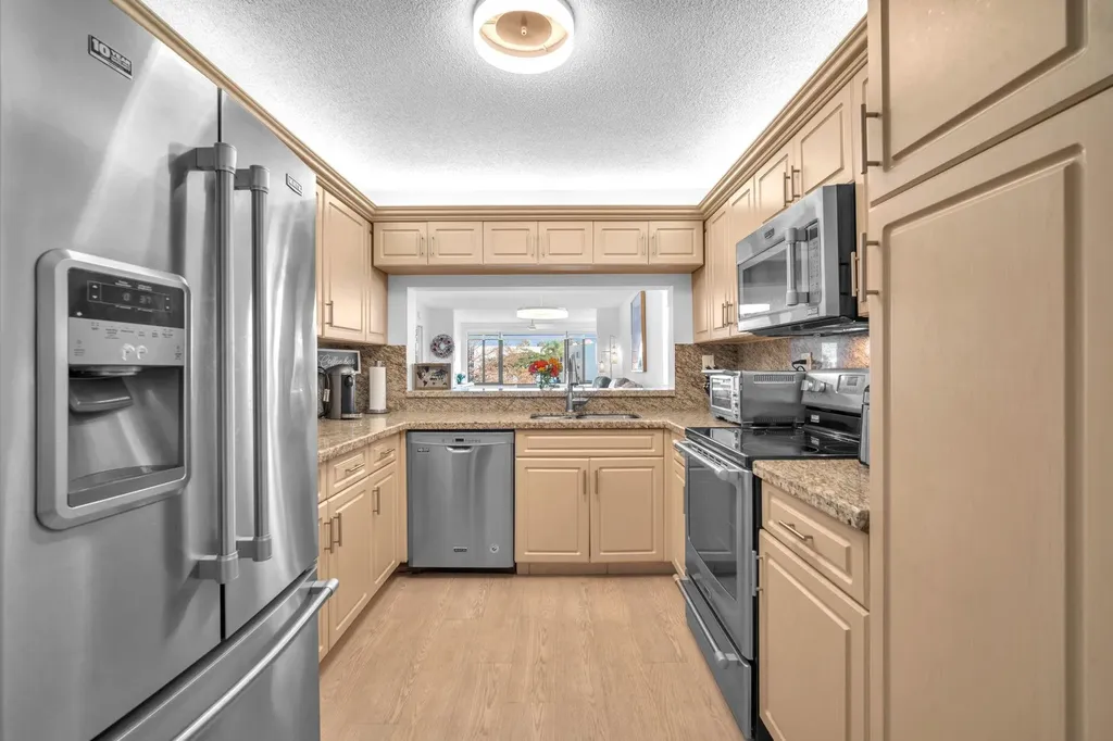 10738 W Clairmont Circle Fort Lauderdale FL 33321