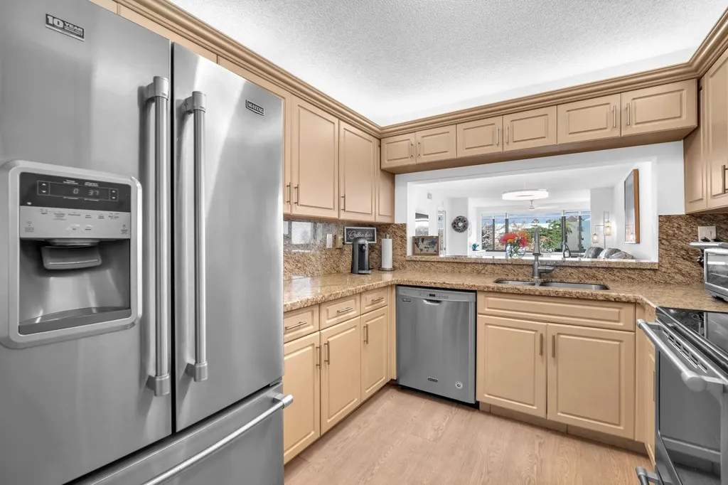 10738 W Clairmont Circle Fort Lauderdale FL 33321