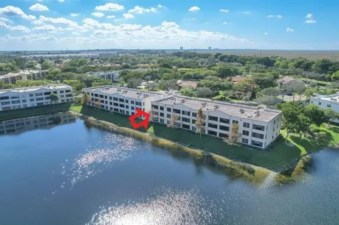 10738 W Clairmont Circle Fort Lauderdale FL 33321