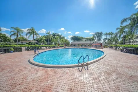 10738 W Clairmont Circle Fort Lauderdale FL 33321