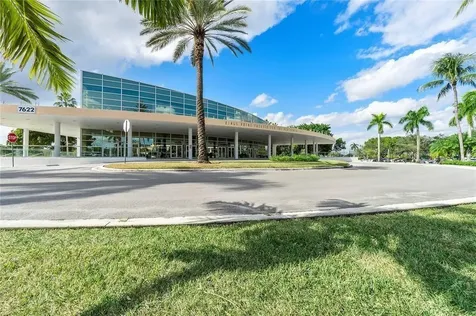 10738 W Clairmont Circle Fort Lauderdale FL 33321
