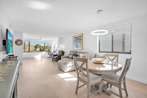 10738 W Clairmont Circle Fort Lauderdale FL 33321