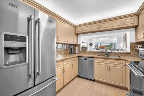 10738 W Clairmont Circle Fort Lauderdale FL 33321