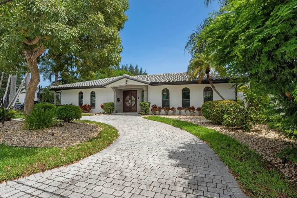 5570 NE 26 Avenue Fort Lauderdale FL 33308