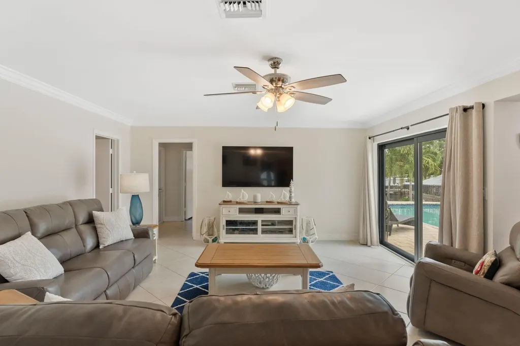 5570 NE 26 Avenue Fort Lauderdale FL 33308