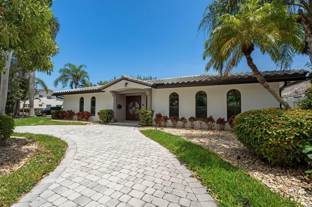 5570 NE 26 Avenue Fort Lauderdale FL 33308