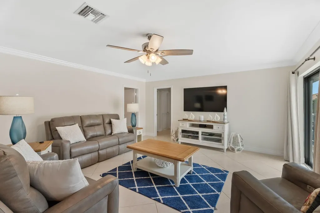 5570 NE 26 Avenue Fort Lauderdale FL 33308