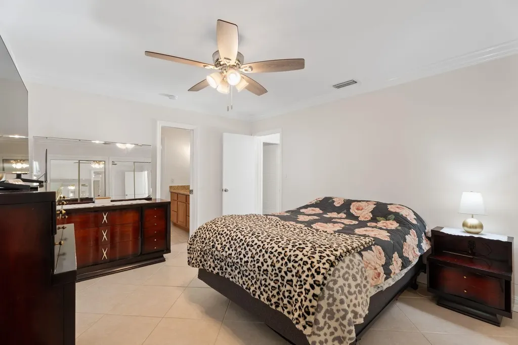 5570 NE 26 Avenue Fort Lauderdale FL 33308