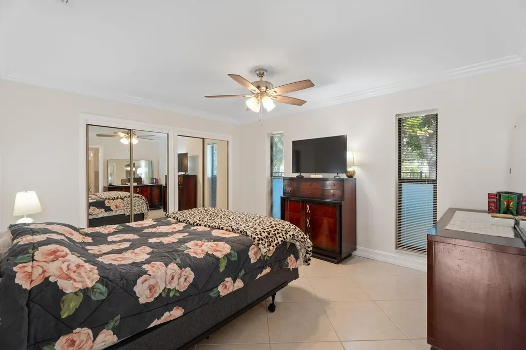 5570 NE 26 Avenue Fort Lauderdale FL 33308