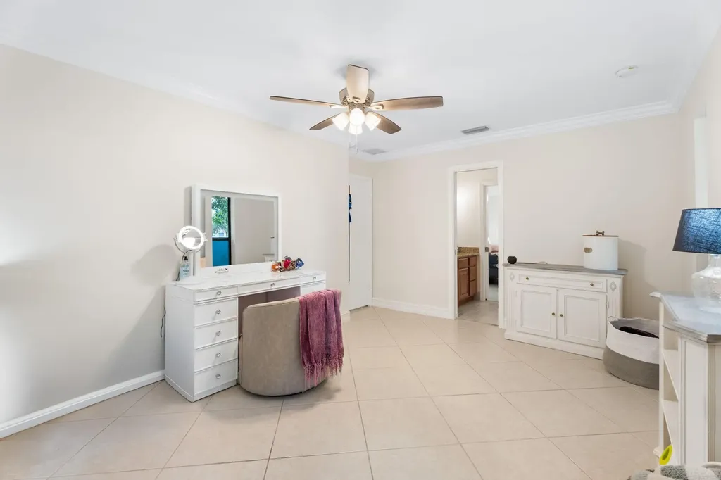 5570 NE 26 Avenue Fort Lauderdale FL 33308