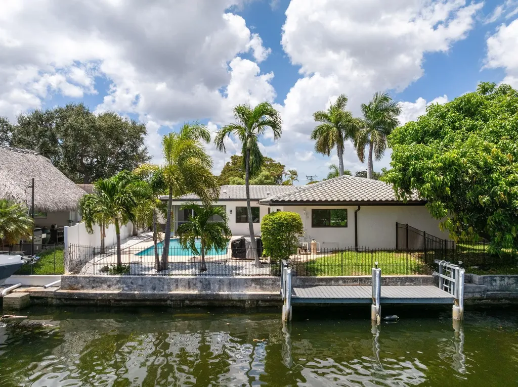 5570 NE 26 Avenue Fort Lauderdale FL 33308