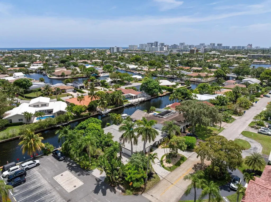 5570 NE 26 Avenue Fort Lauderdale FL 33308