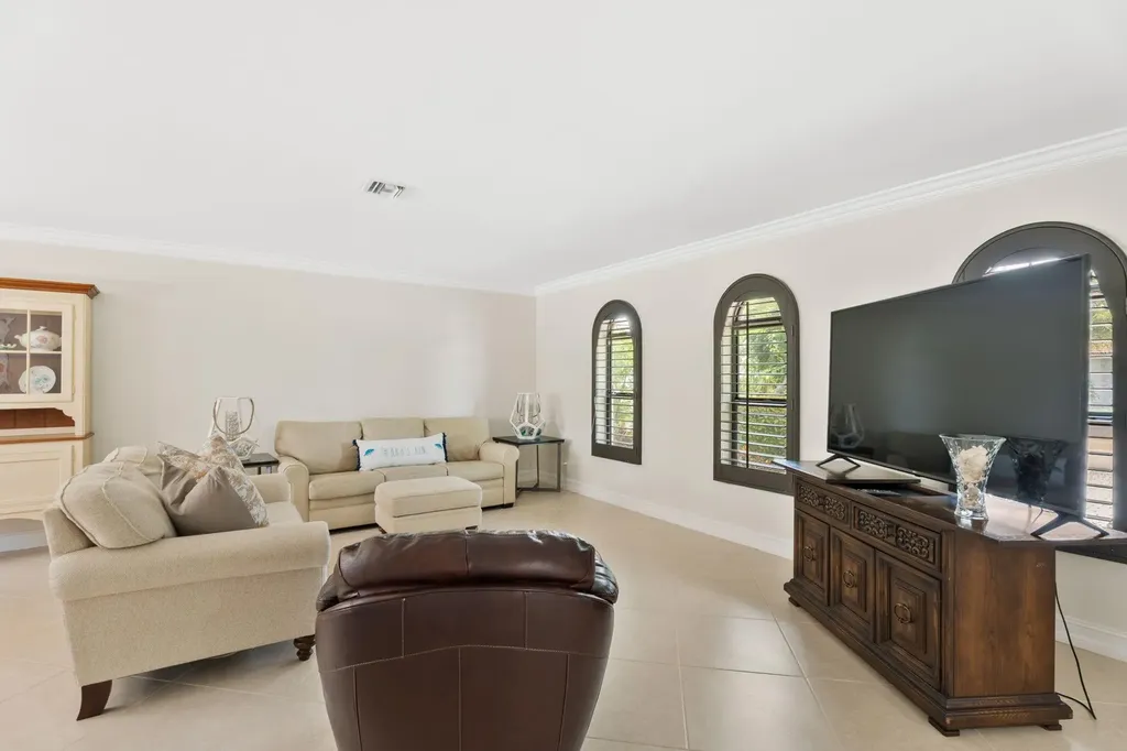 5570 NE 26 Avenue Fort Lauderdale FL 33308