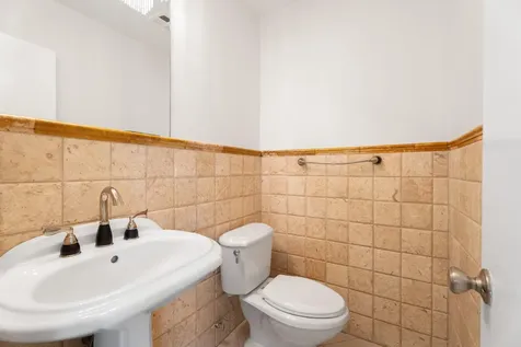5570 NE 26 Avenue Fort Lauderdale FL 33308